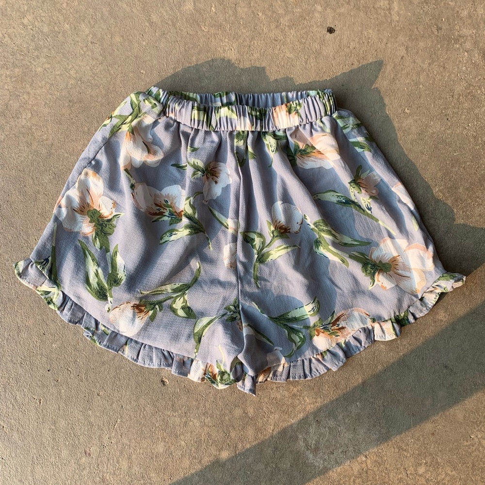 NWOT High waisted floral flowy shorts